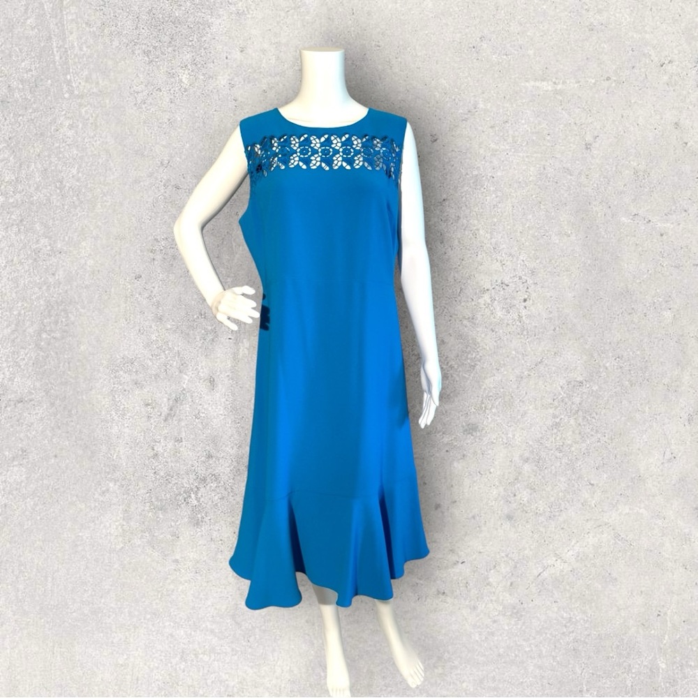 Elie Tahari Size 12 with Cutout Lace Front and Flare Hem NWOT